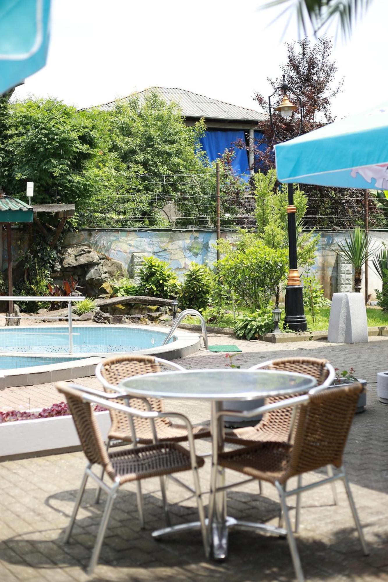 Green House Hotel Kobuleti Bagian luar foto