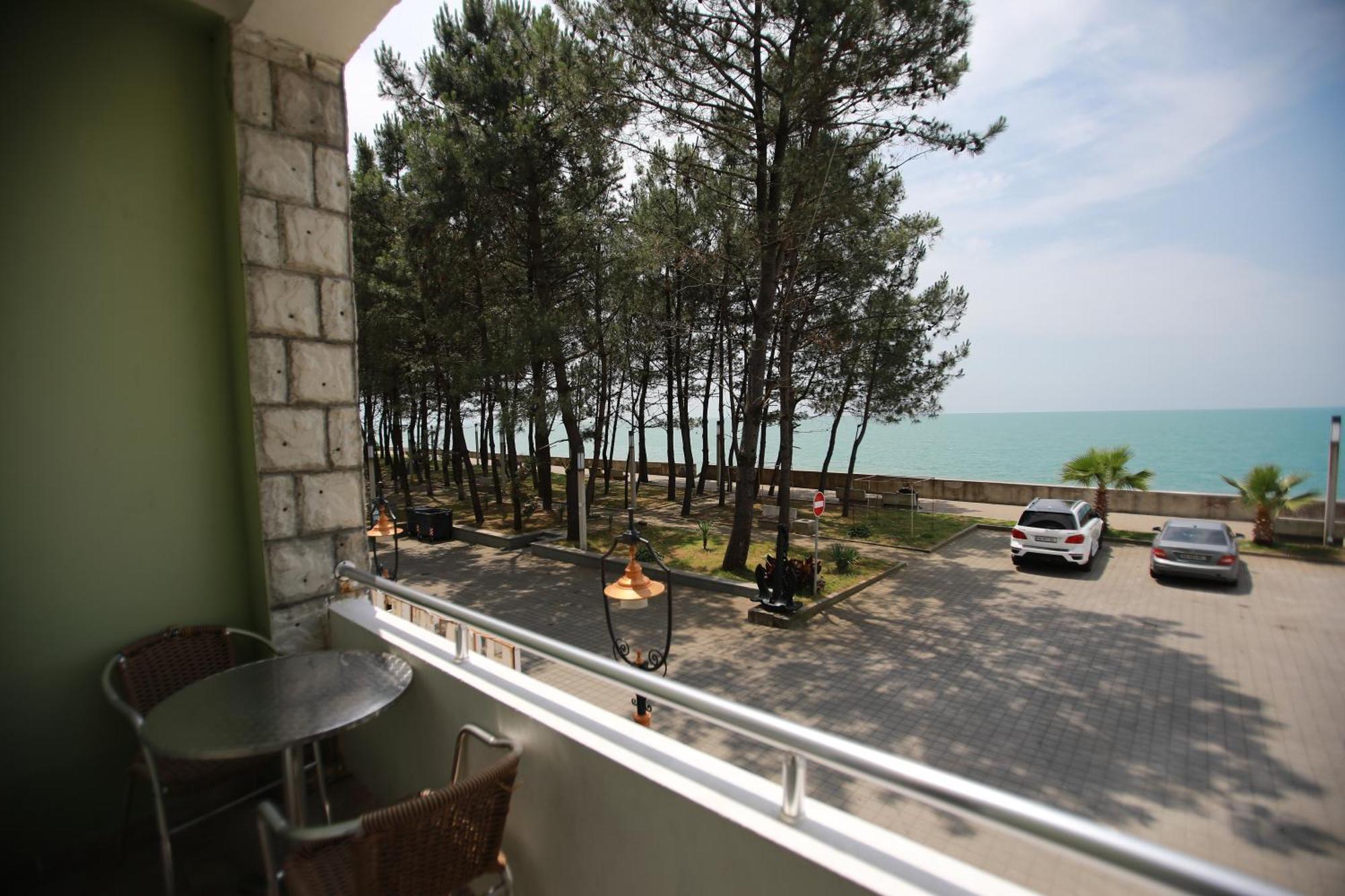 Green House Hotel Kobuleti Bagian luar foto