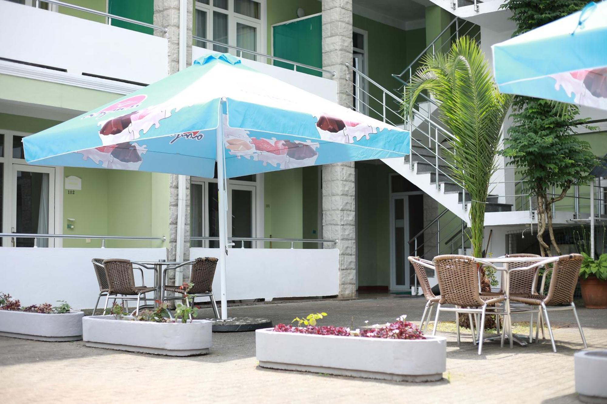 Green House Hotel Kobuleti Bagian luar foto