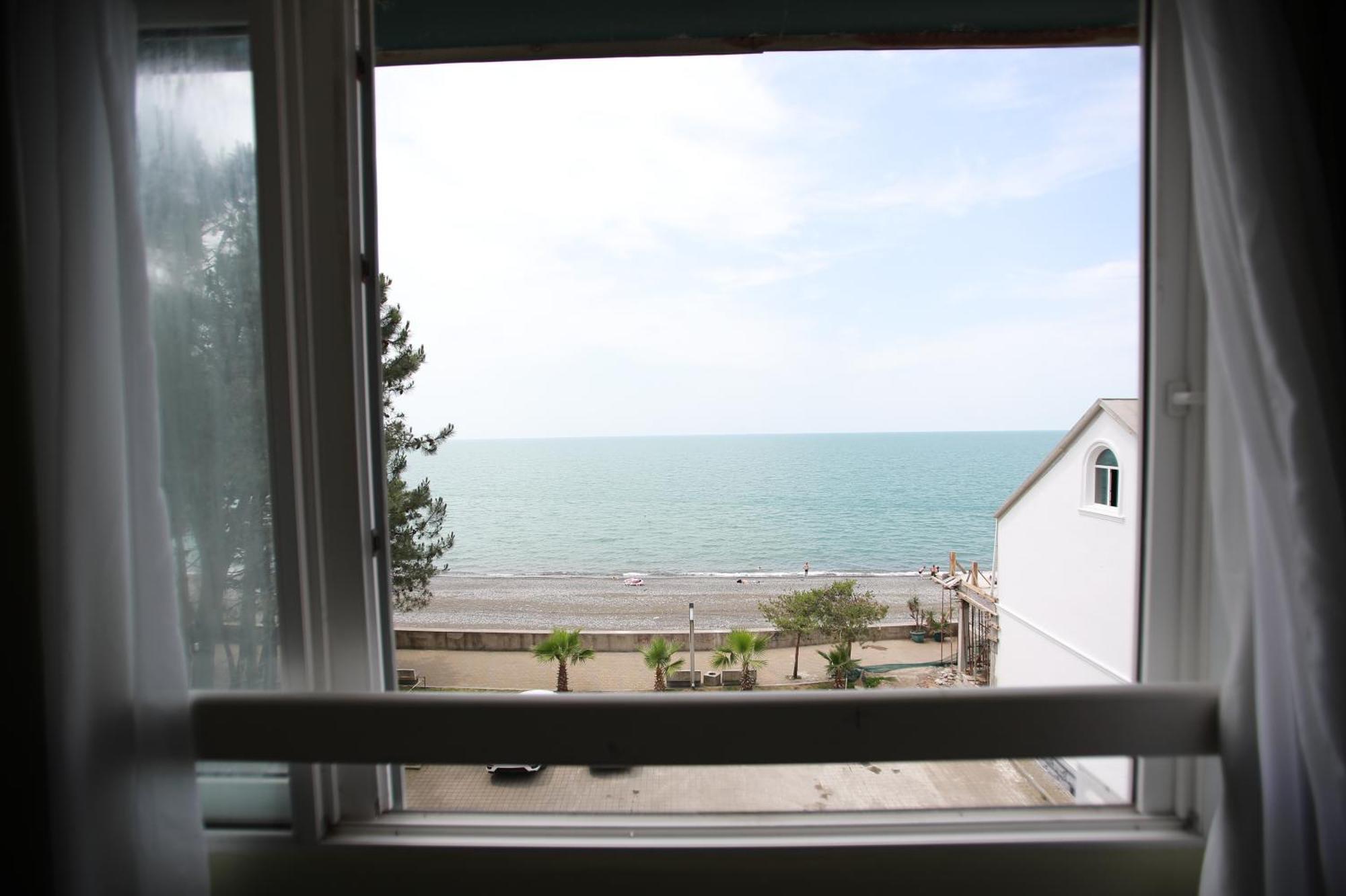 Green House Hotel Kobuleti Bagian luar foto